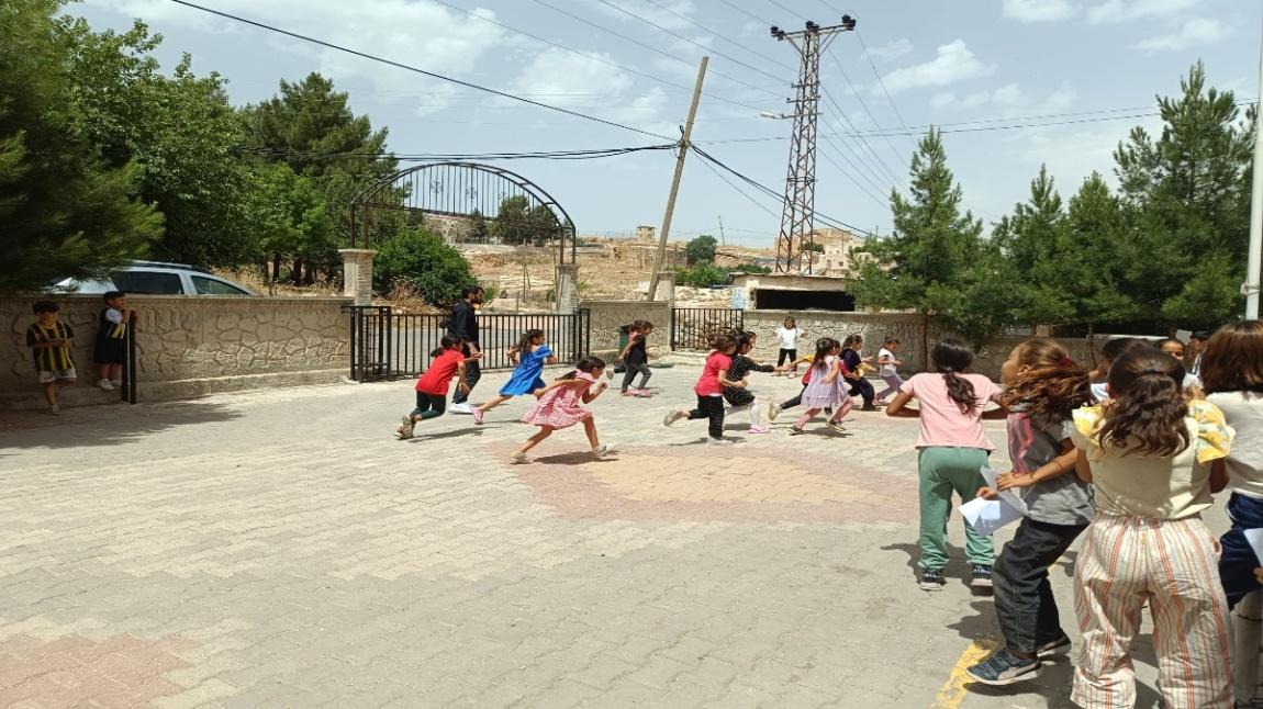 Okulumuzda sınıflar arası futbol turnuvası yapıldı.